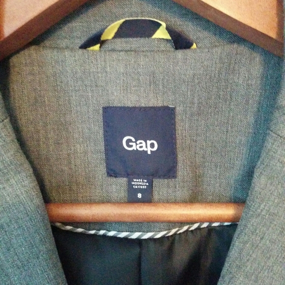 Gap 98% Wool Blazer, Size 8 - Picture 3 of 9